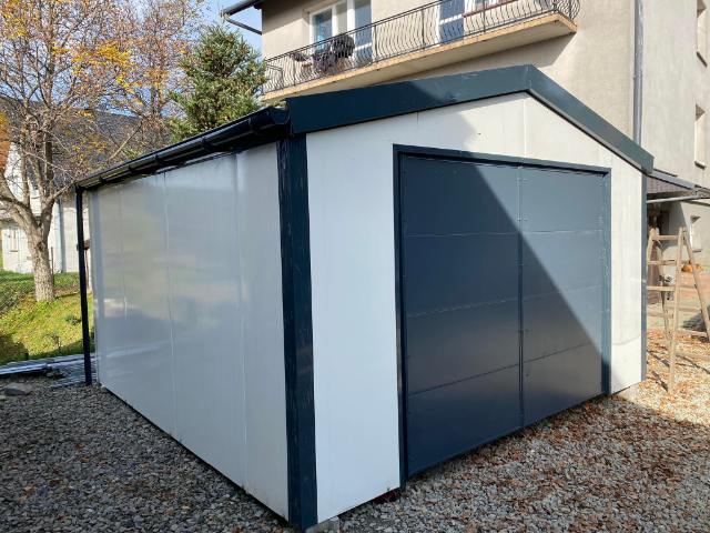 garaż z płyty warstwowej gard-house.pl